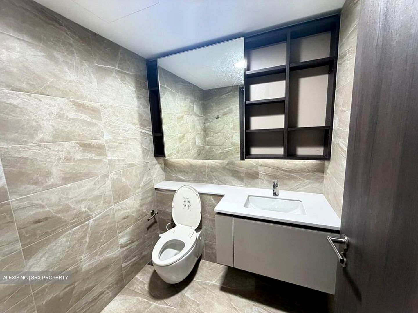 Lake Grande (D22), Condominium #514019451